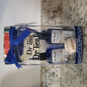 Dr. Teal's Coconut Oil Body Wash, Foaming Bath with Pure Epson Salt Soaking